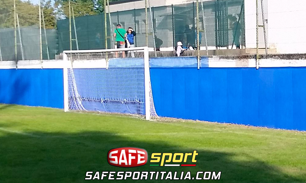 Protezioni in gomma antitrauma per campi sportivi