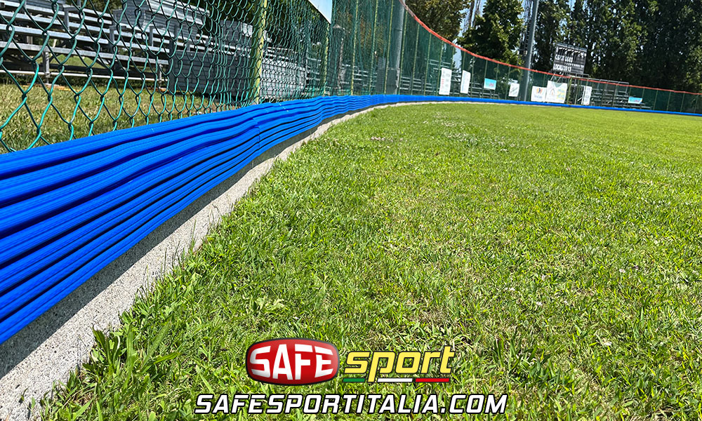 Protezioni in gomma di muretti a bordo campo per esterni