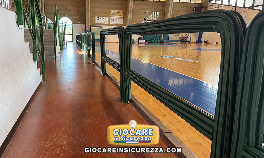 Protezioni balaustra per palazzetto dello sport